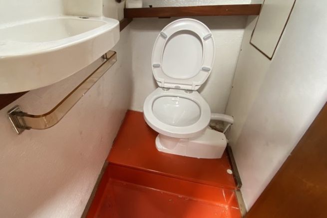 Toilettes à bord